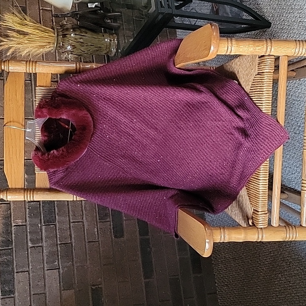 Ann Taylor Factory burgandy knit cape, size M/L